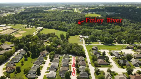 707 E Clay, Ozark, MO 65721 photo 2