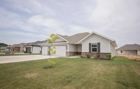 820 S Ridgemont Dr, Nixa, MO 65714 photo 1