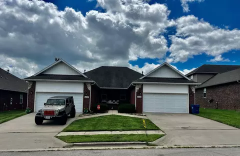 1402 W Sackett St, Springfield, MO 65807 photo 1