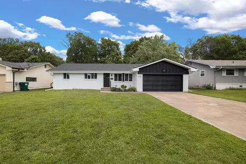 2745 E Linwood St, Springfield, MO 65804 photo 1