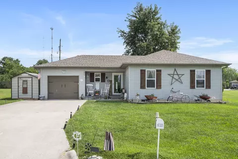 620 Lindsey St, Marshfield, MO 65706 photo 1