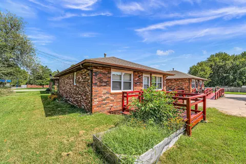 2757 E Mcdaniel St, Springfield, MO 65802 photo 1