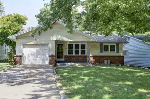 2147 Elm St, Springfield, MO 65802 photo 1