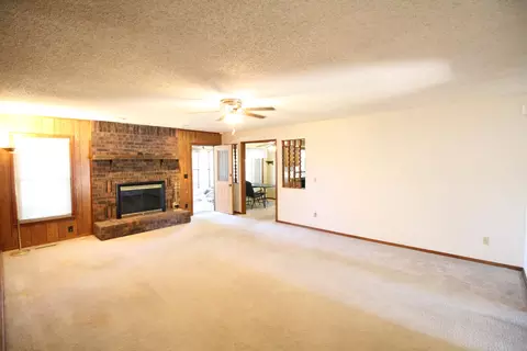 825 E Rockwood St, Springfield, MO 65807 photo 3