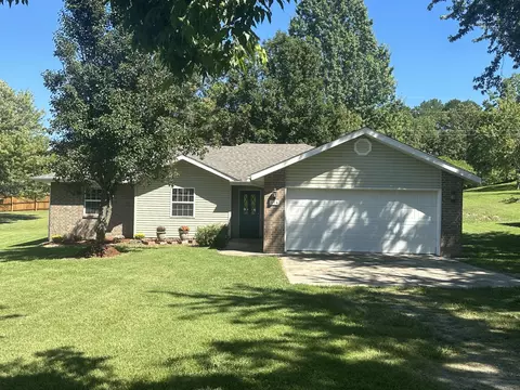 654 Johnson Dr, Marshfield, MO 65706 photo 1