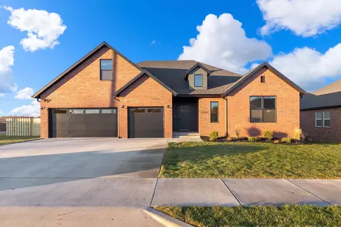 1403 E Silo Ridge Dr, Ozark, MO 65721 photo 1