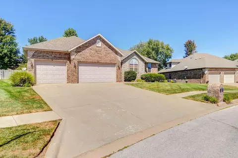 2413 W Saratoga, Ozark, MO 65721 photo 2