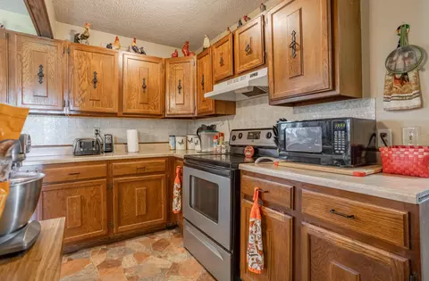 1411 E 490th Rd, Bolivar, MO 65613 photo 9