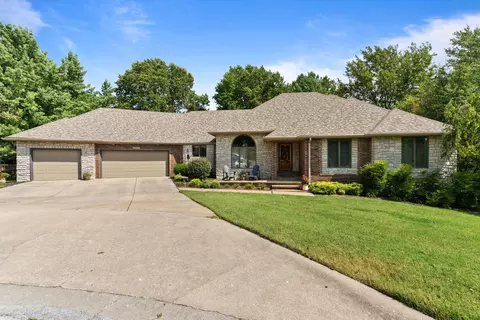 1642 S Bristol Ct, Springfield, MO 65809 photo 1