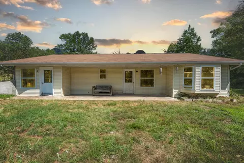 7870 State Rt E, Birch Tree, MO 65438