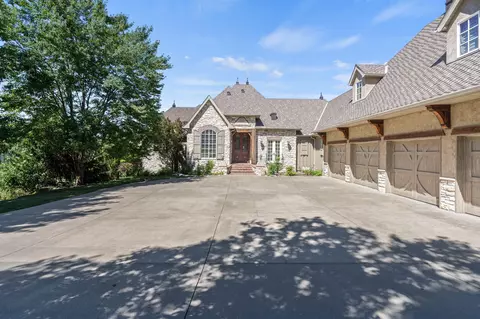 3825 E Pond Apple Dr, Springfield, MO 65809 photo 2