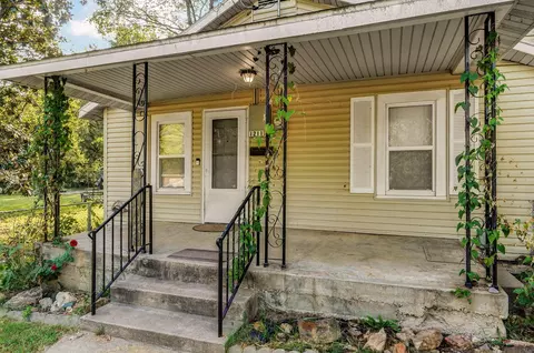 1211 N Forest Ave, Springfield, MO 65802 photo 3