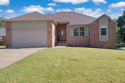 2944 Eastmoor Ct, Springfield, MO 65804
