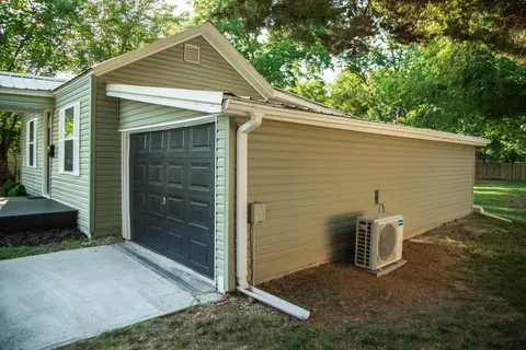 1959 W Thoman St, Springfield, MO 65803 photo 3