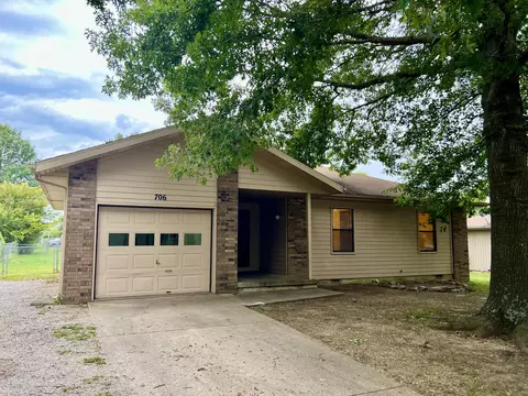 706 E Dyann Dr, Nixa, MO 65714 photo 2