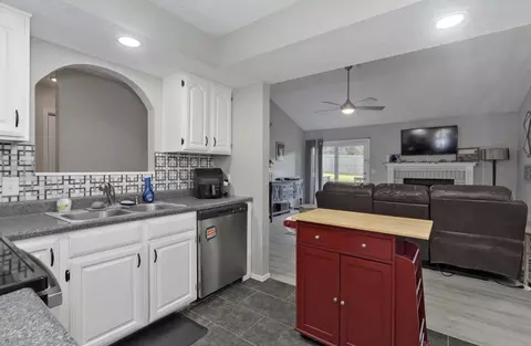 3812 W Sylvania St, Springfield, MO 65807 photo 17