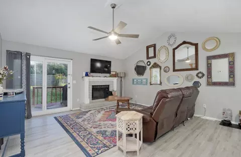 3812 W Sylvania St, Springfield, MO 65807 photo 8