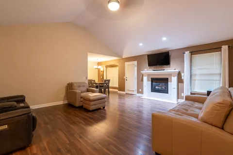 983 W Cambridge Ave, Nixa, MO 65714 photo 6