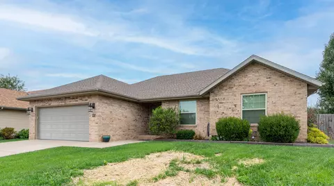 983 W Cambridge Ave, Nixa, MO 65714 photo 2