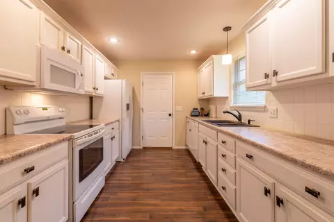 983 W Cambridge Ave, Nixa, MO 65714 photo 11