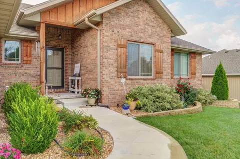4436 W Cloverleaf Ter, Battlefield, MO 65619 photo 4