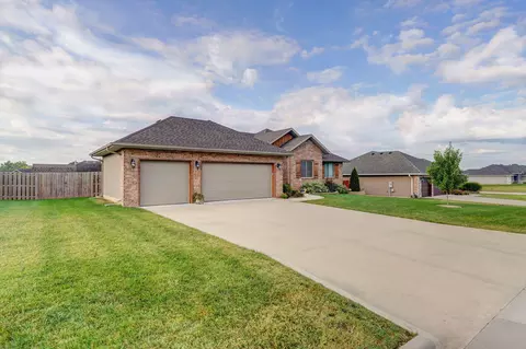 4436 W Cloverleaf Ter, Battlefield, MO 65619 photo 3