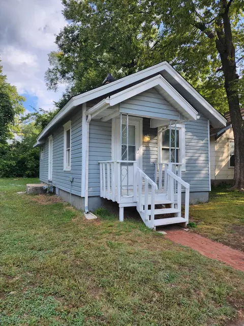 1111 W Calhoun St, Springfield, MO 65802