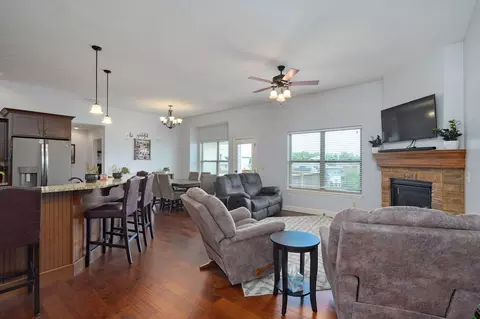 2112 N Williamsburg Ln, Ozark, MO 65721 photo 6