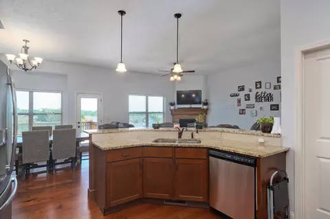 2112 N Williamsburg Ln, Ozark, MO 65721 photo 15