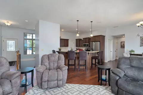 2112 N Williamsburg Ln, Ozark, MO 65721 photo 9