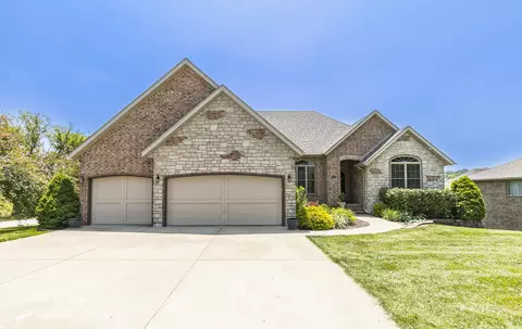 2302 E Hawkins Ct, Ozark, MO 65721 photo 1
