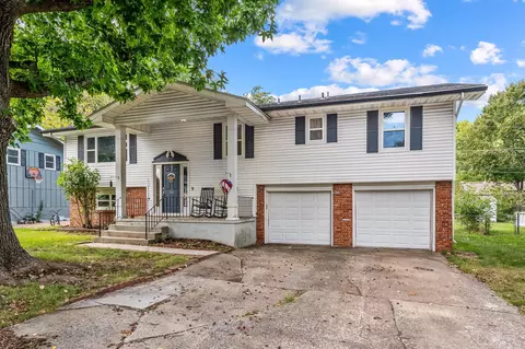 911 E Rosebrier St, Springfield, MO 65807