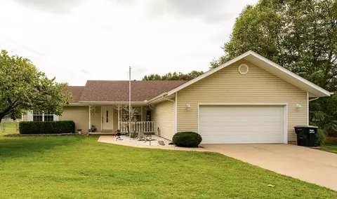 2005 Shoemaker Dr, Nixa, MO 65714 photo 1