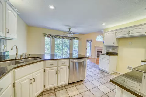 1909 W Blakey St, Springfield, MO 65810 photo 11