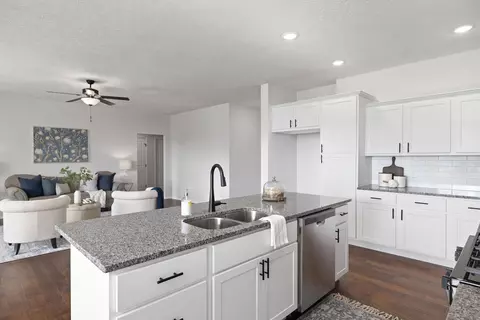 803 E Crew Dr, Nixa, MO 65714 photo 11