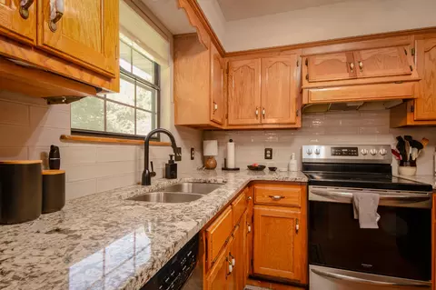 437 S Dove Valley Ave, Springfield, MO 65802 photo 8