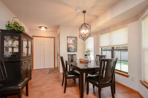437 S Dove Valley Ave, Springfield, MO 65802 photo 9