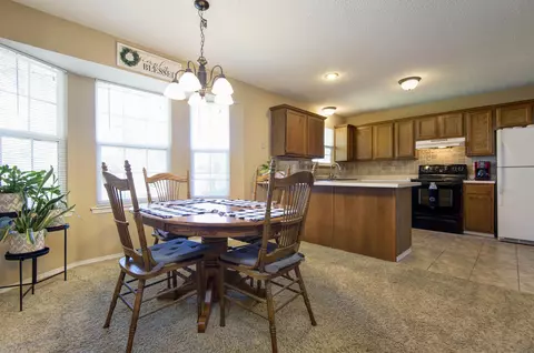 2949 W Melbourne St, Springfield, MO 65810 photo 8