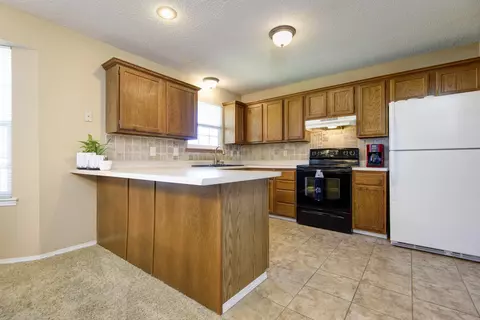 2949 W Melbourne St, Springfield, MO 65810 photo 10