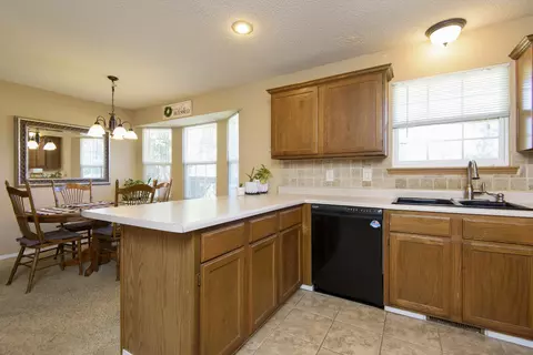 2949 W Melbourne St, Springfield, MO 65810 photo 14