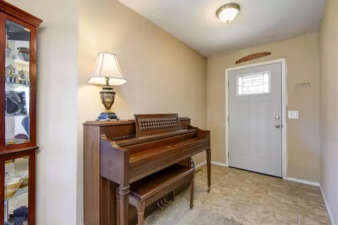 2949 W Melbourne St, Springfield, MO 65810 photo 4