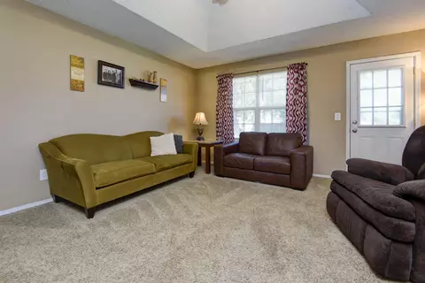 2949 W Melbourne St, Springfield, MO 65810 photo 6