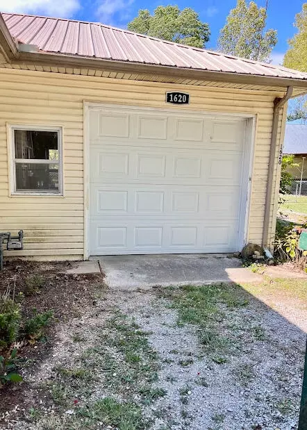 1620 N 9th St, Monett, MO 65708 photo 5