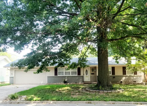 1263 Edgewood St, Springfield, MO 65804