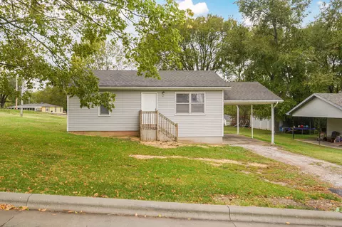 103 N 9th Ave, Ozark, MO 65721 photo 2