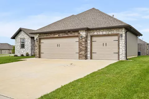871 E Ozark Jubilee Dr, Nixa, MO 65714 photo 2