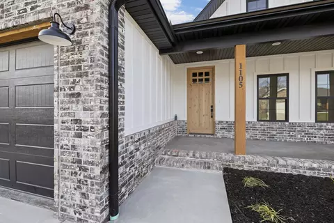 1105 S Brooks Ave, Ozark, MO 65721 photo 2