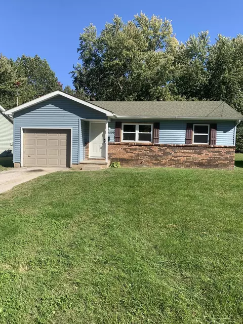 1306 S Estate Ave, Springfield, MO 65804