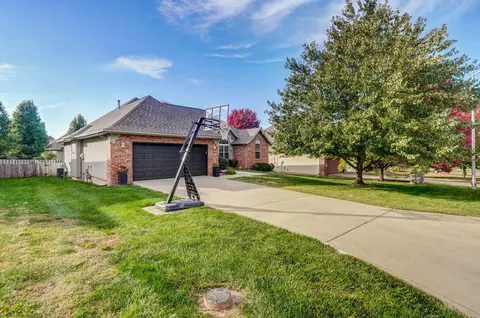 5569 S Michigan Ave, Springfield, MO 65810 photo 2