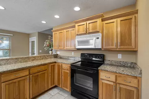 908 Welch St, Nixa, MO 65714 photo 8